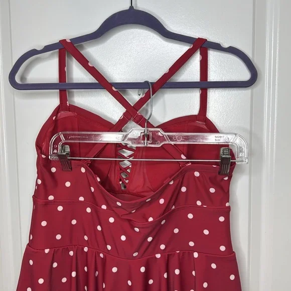 Torrid Disney Minnie Mouse Size 1X Red Polka Dot Retro Peplum One Piece Swimsuit - Picture 14 of 15